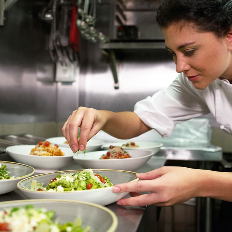 metier.decouvrir.soustitre.souschefdecuisine